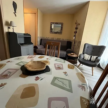 Tour De Garde Ax Les Thermes Appartamento *