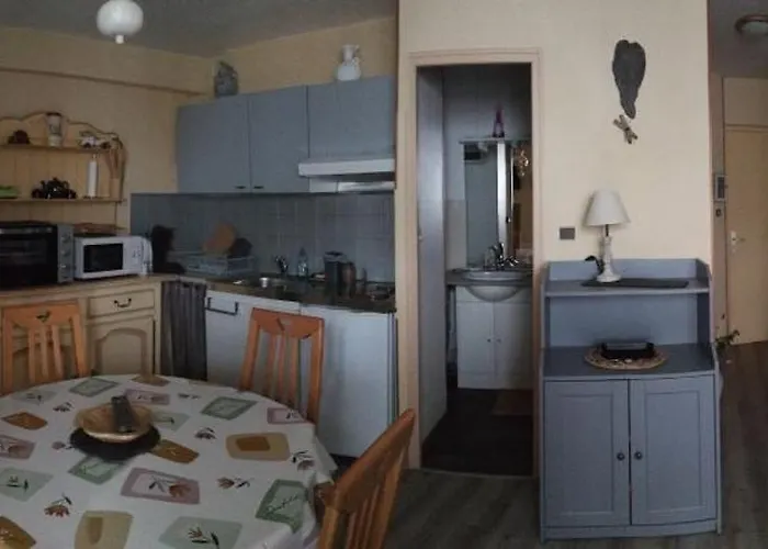 Tour De Garde Ax Les Thermes אקס-לה-טרמה